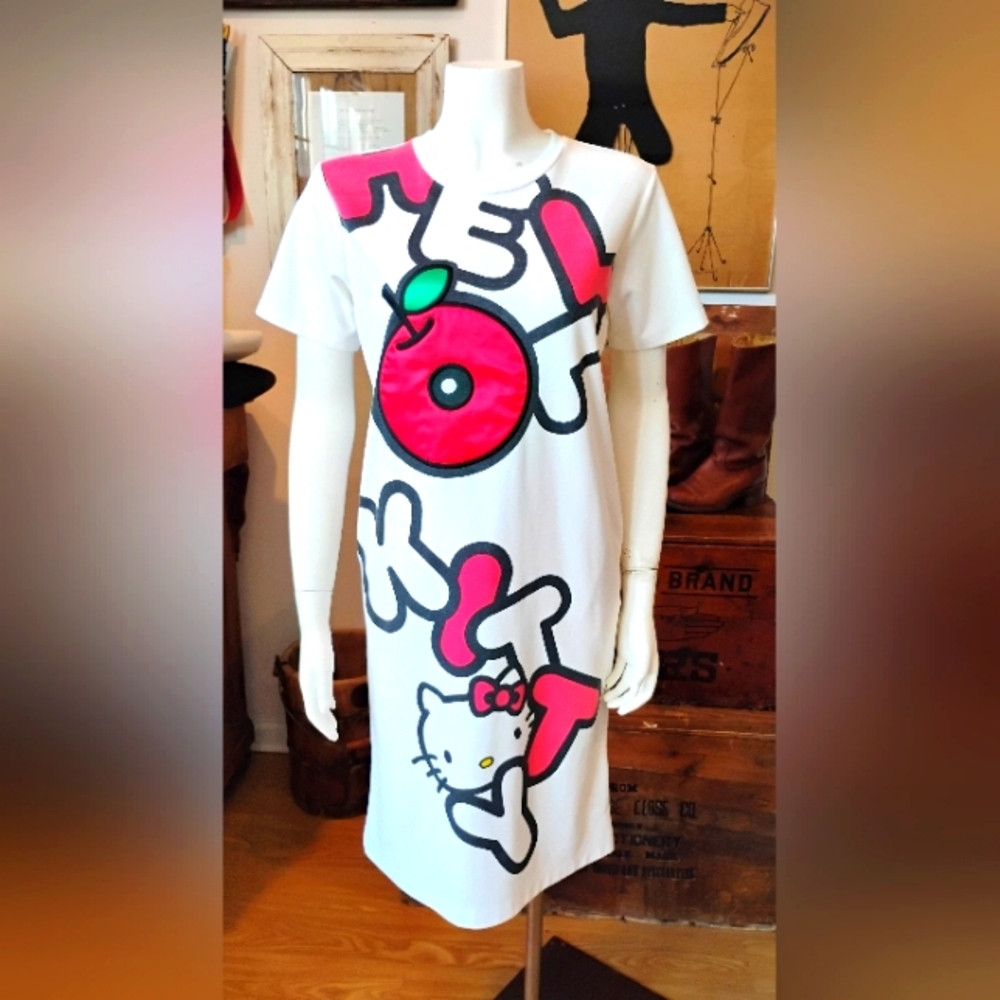 2015 Sanrio Hello Kitty short-sleeved one-piece cartoon dress, Size 38/8 NWOT